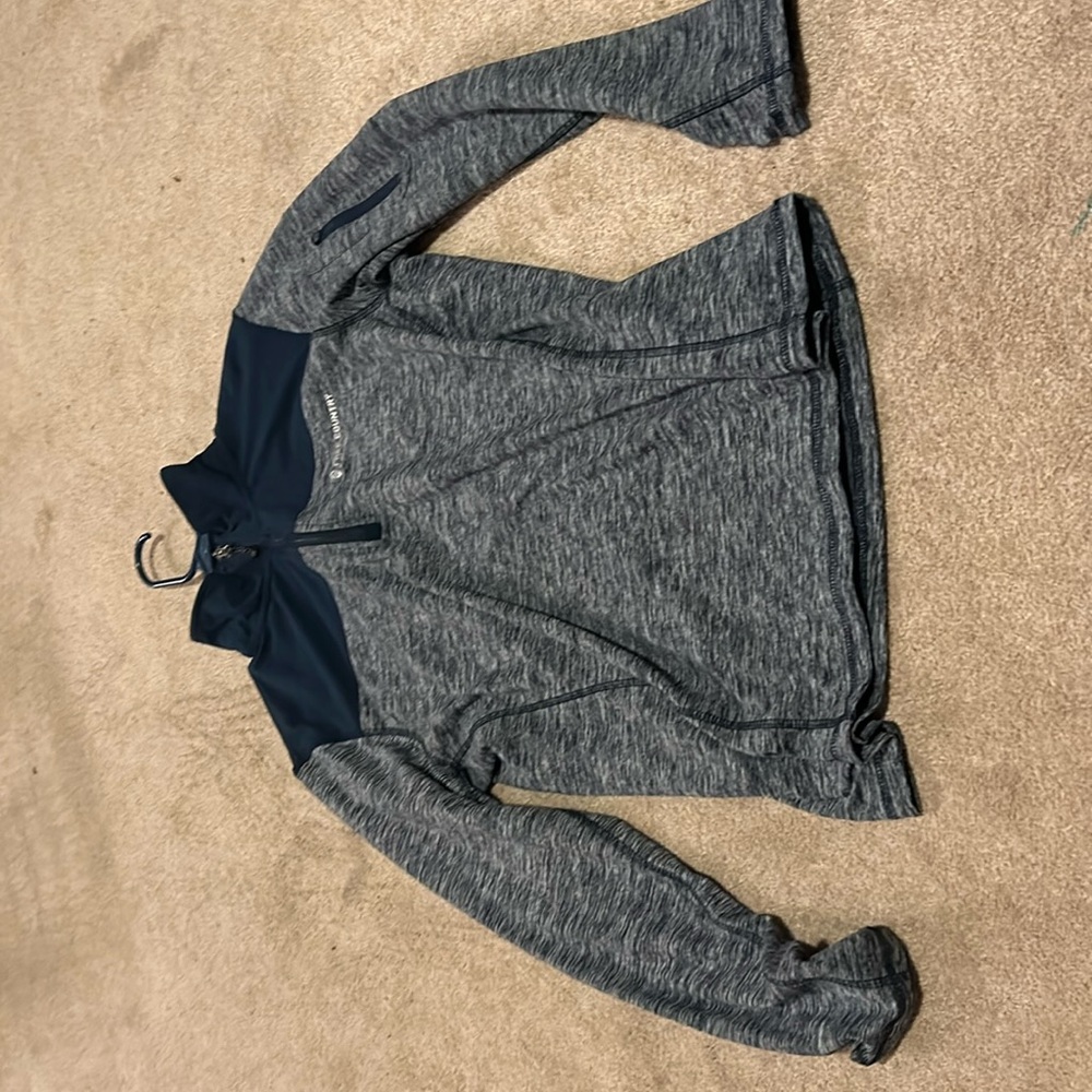 Men’s small sweater